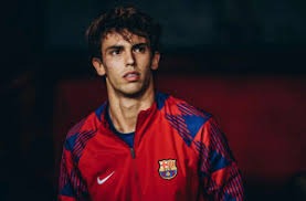 恩里克执教俱乐部15场单场决胜的决赛赢下14场，只输掉世俱杯